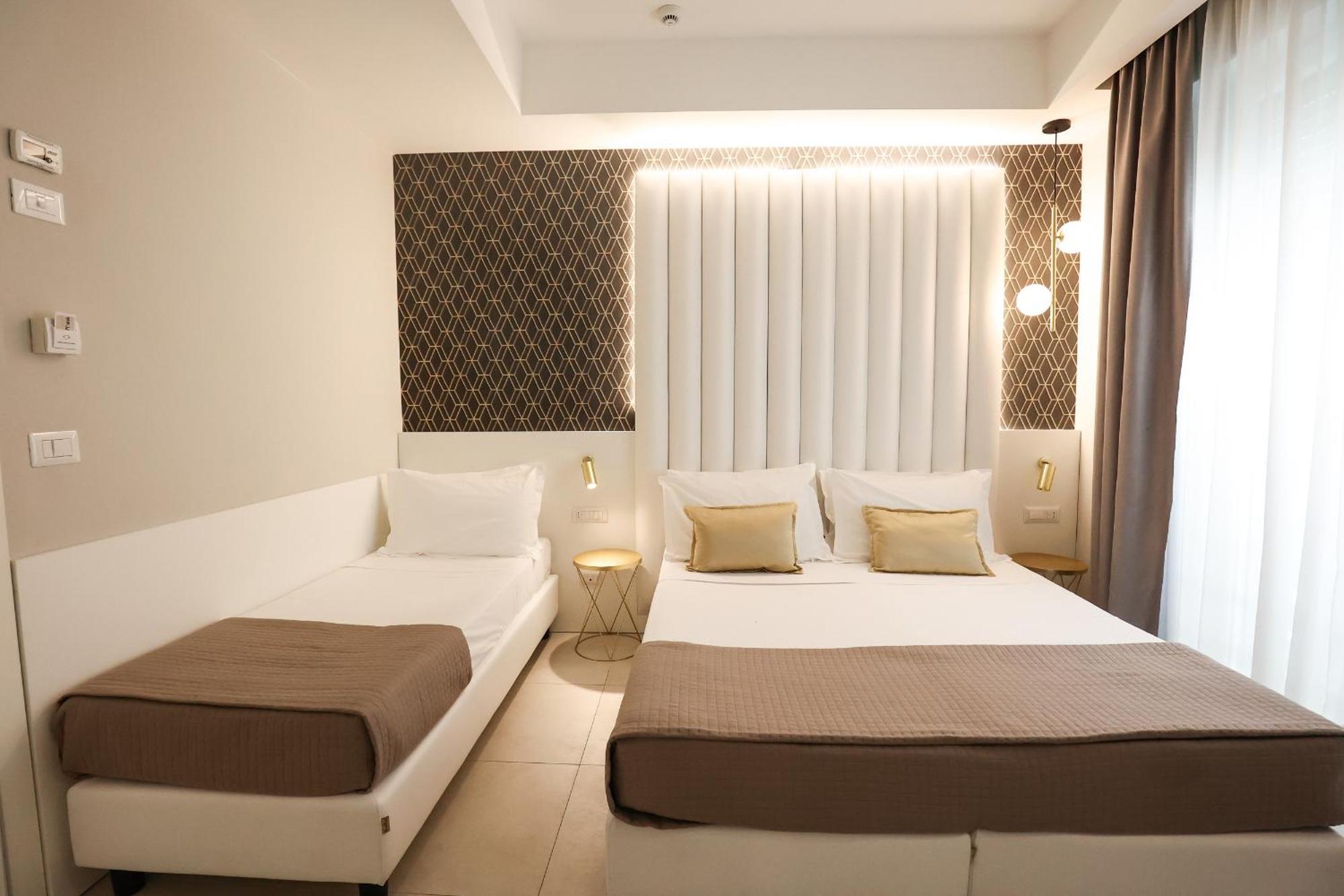 Hotel Cenisio Римини Экстерьер фото