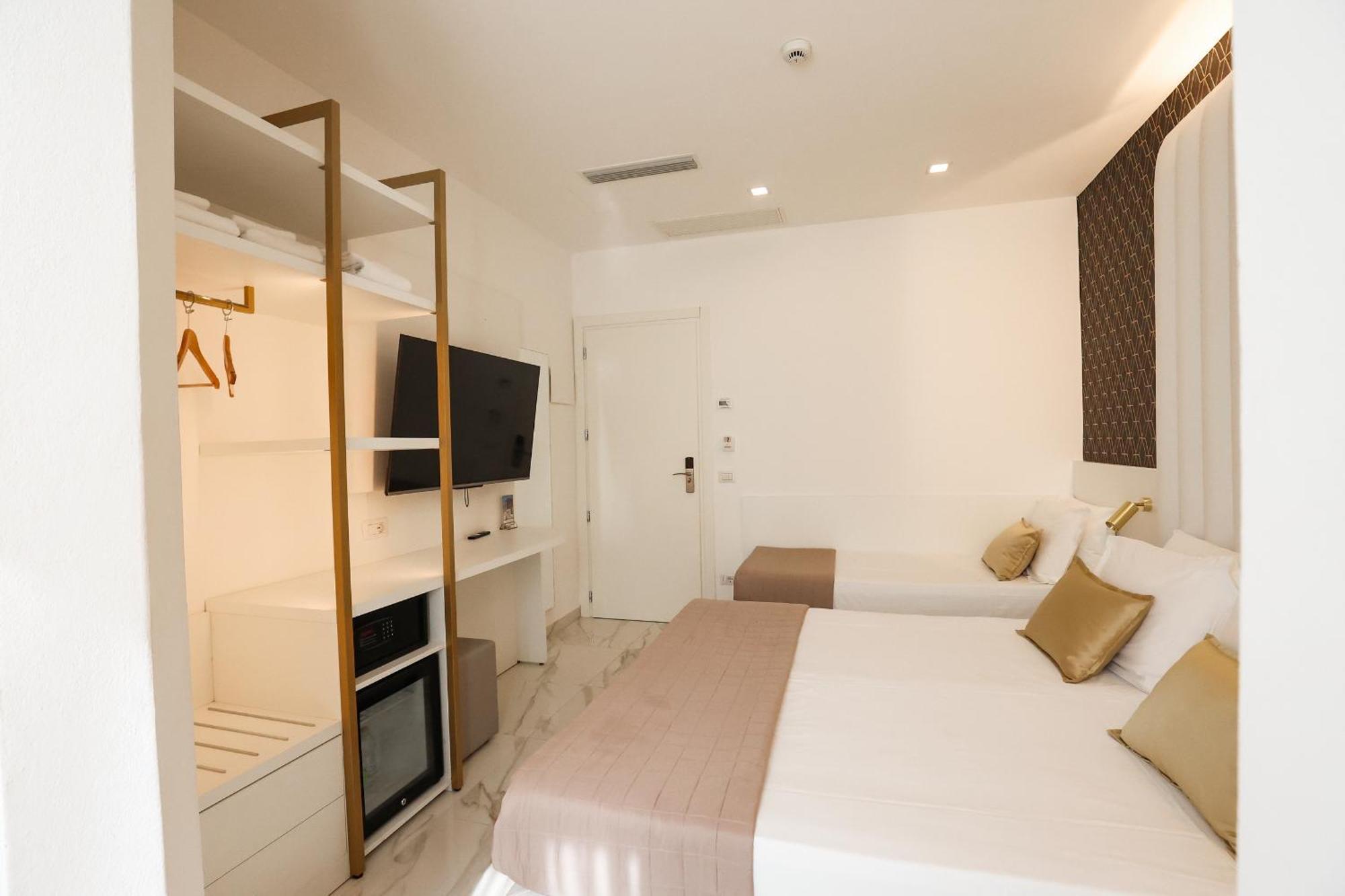 Hotel Cenisio Римини Экстерьер фото